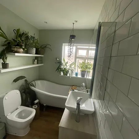 Stylish & Spacious Family On Edge Of Сasa de vacaciones Cork