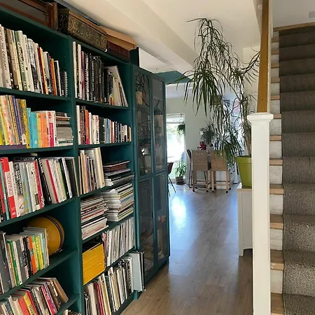 Stylish & Spacious Family On Edge Of Сasa de vacaciones
